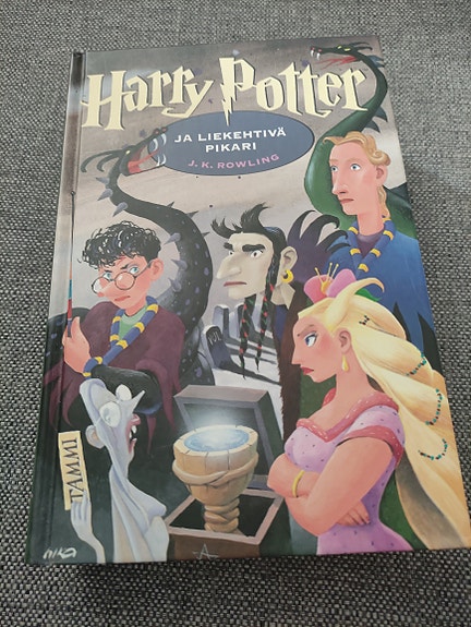 J. K. Rowling Harry Potter ja liekehtivä pikari kirja suomi