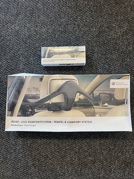 Volkswagen Travel & Comfort System vaateripustin ja perusmoduuli autoon