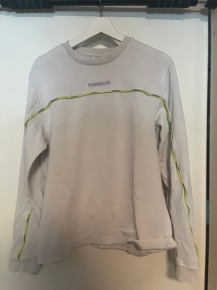 Reebok collegepaita