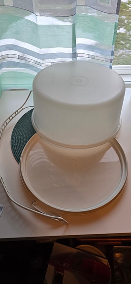 Tupperware kakkukupu