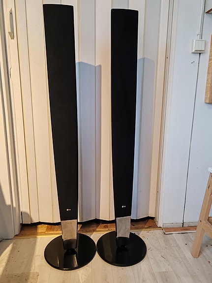 Lattiakaiuttimet LG