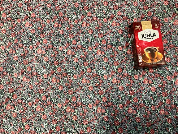 3,1x1,35 pikkukukkasta kangasta tai kaksi kukkasta kuvan mukaan