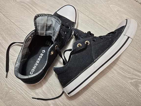 Converse All Star mustavalkoiset naisten tennarit