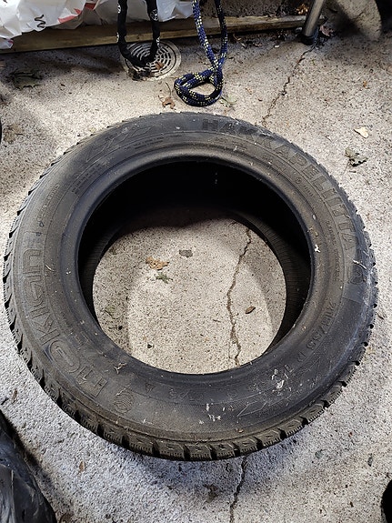 2kpl Nokian hakkapeliitta