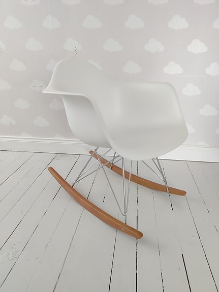 Vitra Eames keinutuoli