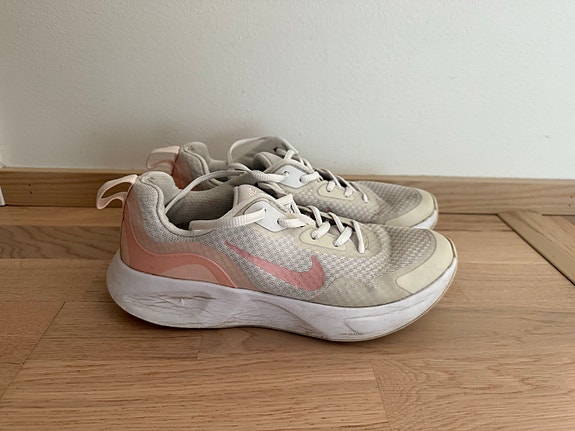 Naisten lenkkarit Nike 37,5