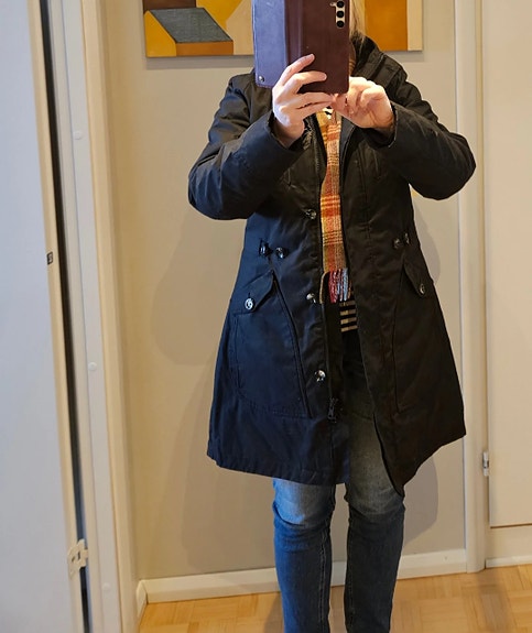 Kuin uusi Elvine musta lämmin takki