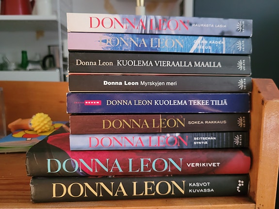Donna Leon kirjasarja