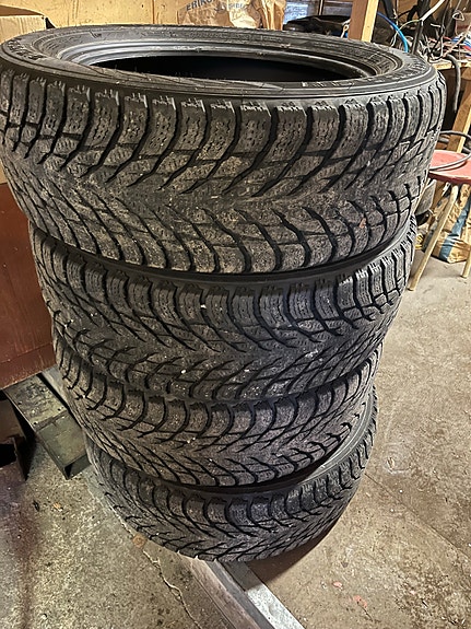 215/60R17 Nokian Hakkapeliitta R3 SUV kitkarenkaat 4 kpl