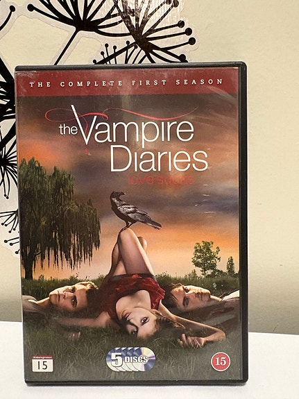 Vampyyripäiväkirjat kausi 1