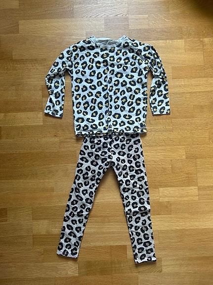 Lindex paita ja legginsit 122