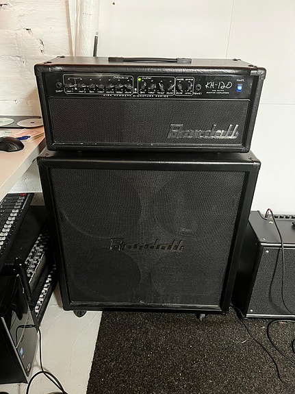 randall kh 120 nuppi ja 4x12 kaappi