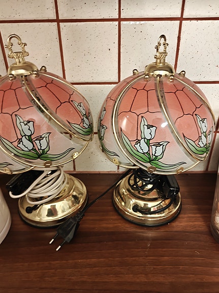 Nouto Helsinki nyt 20.7 Upeat Tiffany tyyliset vintage pöytälamput