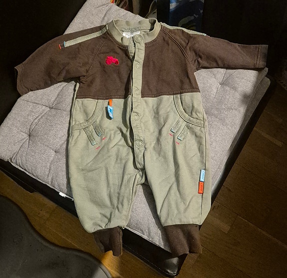 Ihana traktori haalari/potkupuku vauvalle koko 56cm