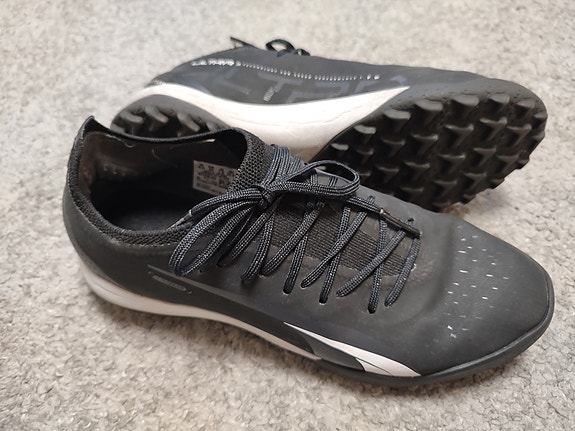 Puma turf-jalkapallokengät, koko 40