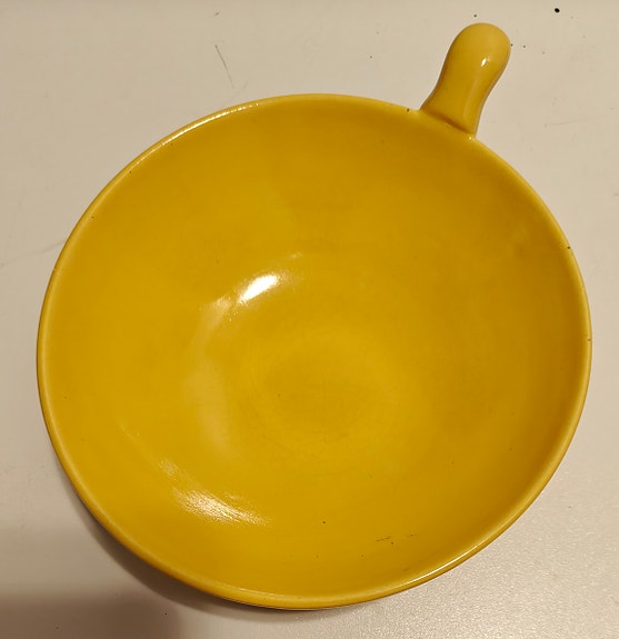 Kupittaan Savi, keltainen malja