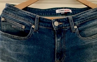 Myydään miesten Tommy Jeans farkut 31/32