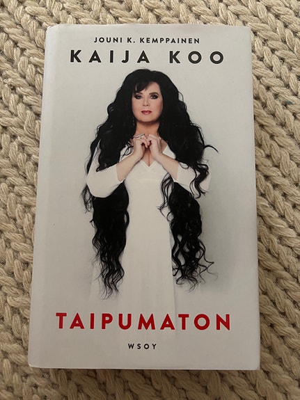 Kaija Koo Taipumaton kirja