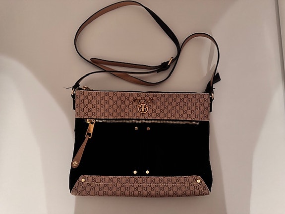 River Island olkalaukku monogrammikuosi musta beige