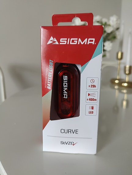 Sigma Curve pyörän takavalo LED punainen