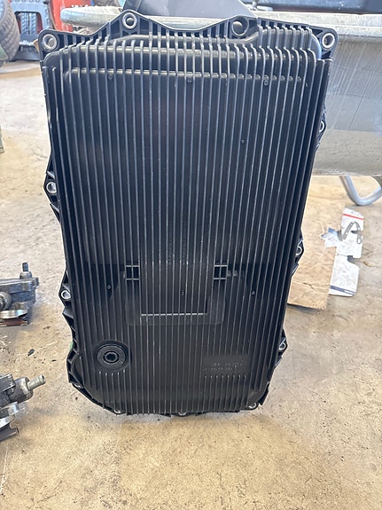 BMW automaattivaihteiston 8hp öljypohja muovi