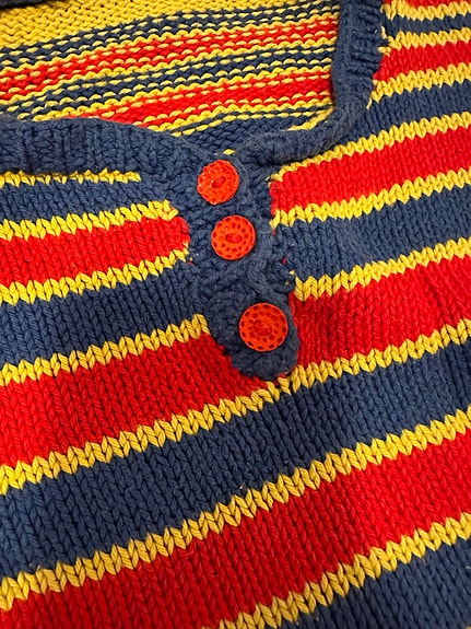 Kesäneuleasu Vauvalle pehmeä shortsiasu - retro