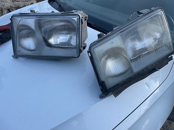 Mercedes Benz W124 vas umpiot pre facelift ja facelift