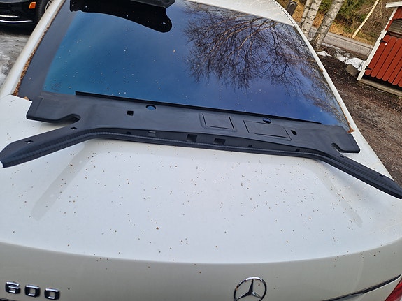 Mersu w124 tavaratilan kynnysmuovi