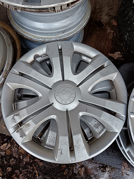 skoda pölykapselit 15 tuumaiset
