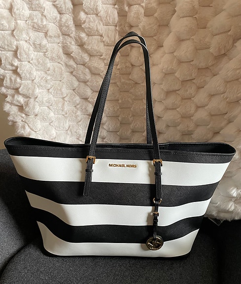 Michael Kors laukku, nahkaa