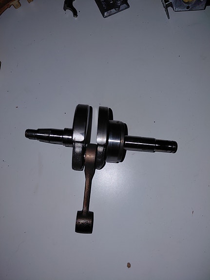 Stihl 024 kampiakseli