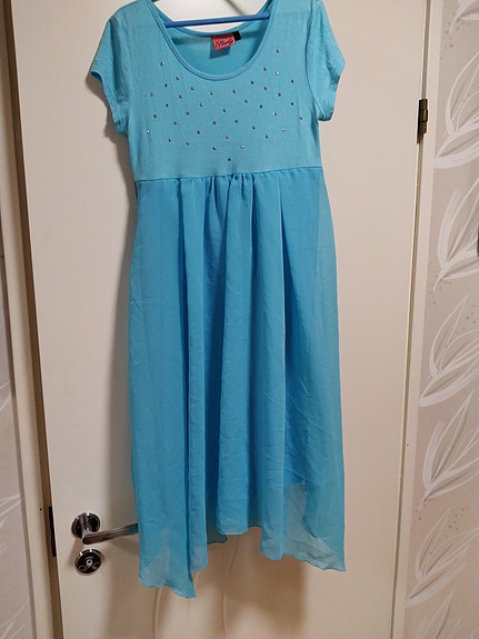 Tyttöjen vaalean sininen juhlamekko 152 cm