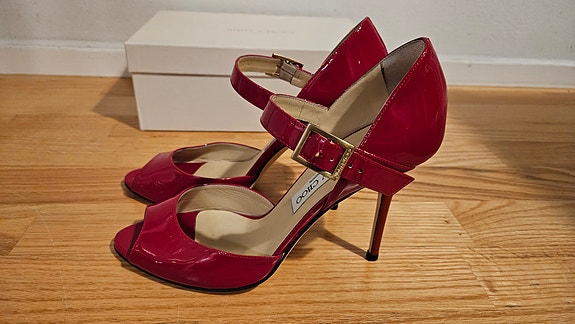 Uudet punaiset Jimmy Choo korkokengät, koko 39