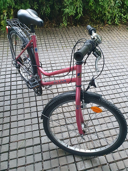 Naisten polkupyörä koko 26"