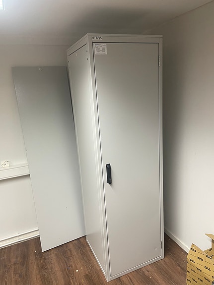 Stera Lattiakaappi 19”