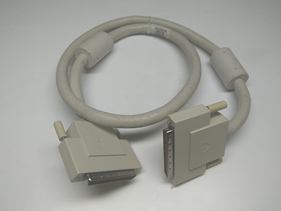 SCSI kaapeli 68-pin