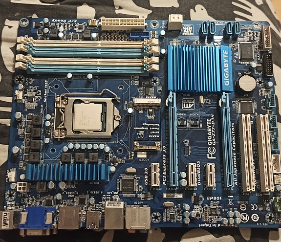 Emolevy Gigabyte+professori I5 3470