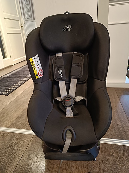 Britax Römer DualFix 2 R Käännettävä Turvaistuin, Cosmos Black