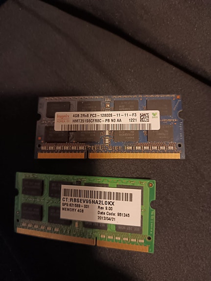 Kannettavan tietokoneen RAM-muisti 4GB DDR3  kannettavaan 3 kpl