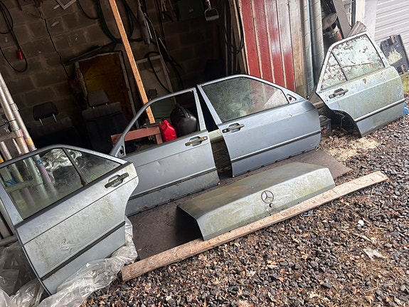 Mercedes w201 ovet ja takaluukku