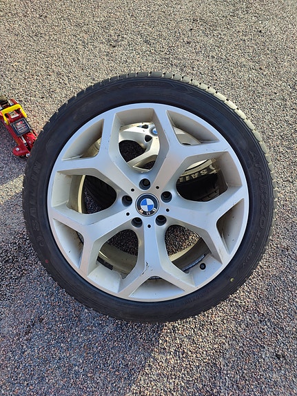 Bmw X5, X6  vanteet kesärenkailla  R 20