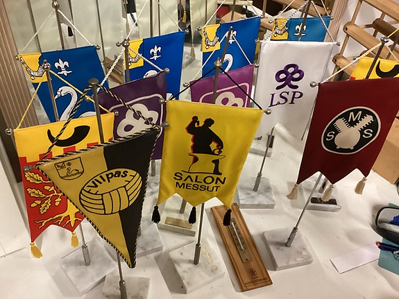 Nouto tai posti kuljettaa