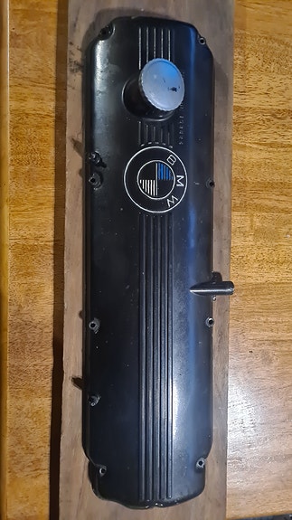 BMW 5-sarjan venttiilikopan kannet
