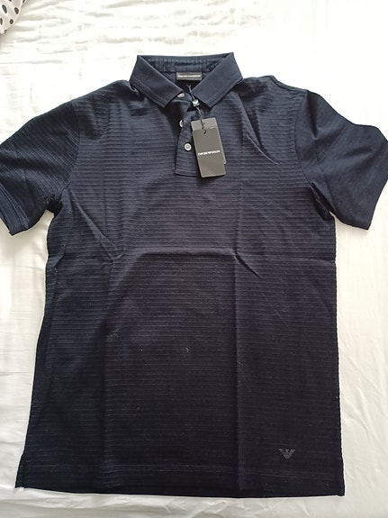 Armani T-paita miehille koko S