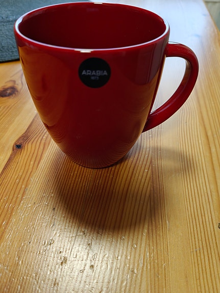 Arabia muki punainen