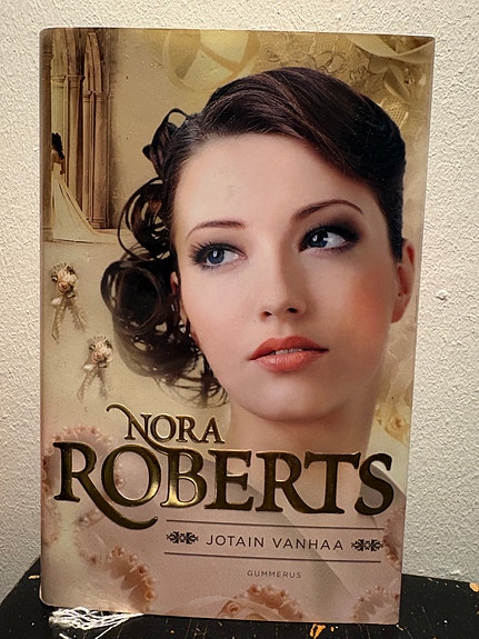 Nora Roberts Jotain vanhaa