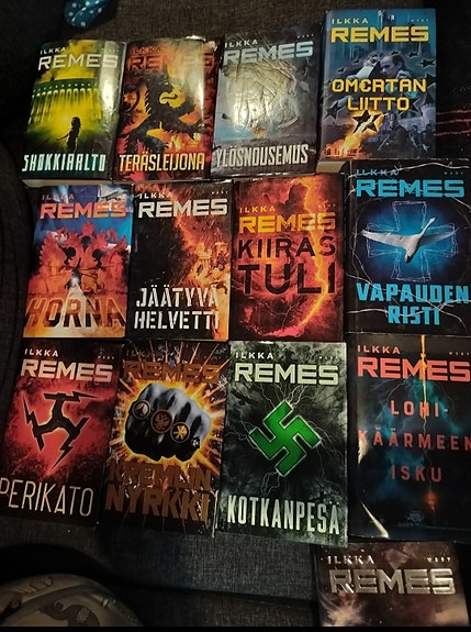 Ilkka Remes kirjoja