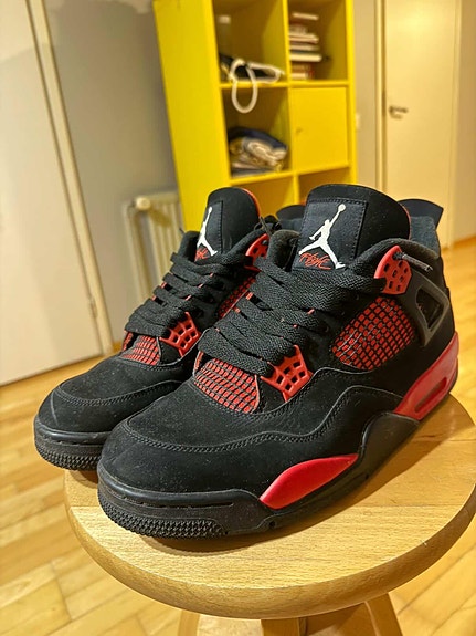 Nike Air Jordan 4 koripallokengät koko 45 musta–punainen