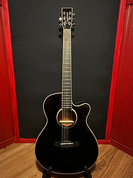 Tanglewood puoliakustinen kitara