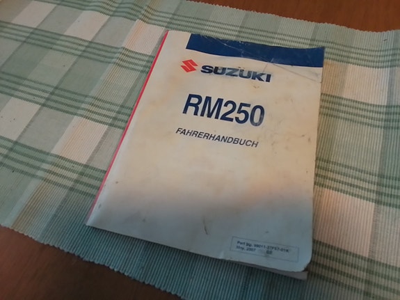 Suzuki rm250 korjausopas